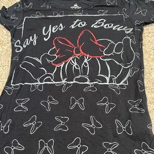 Disney Parks Minnie Mouse tshirt size small